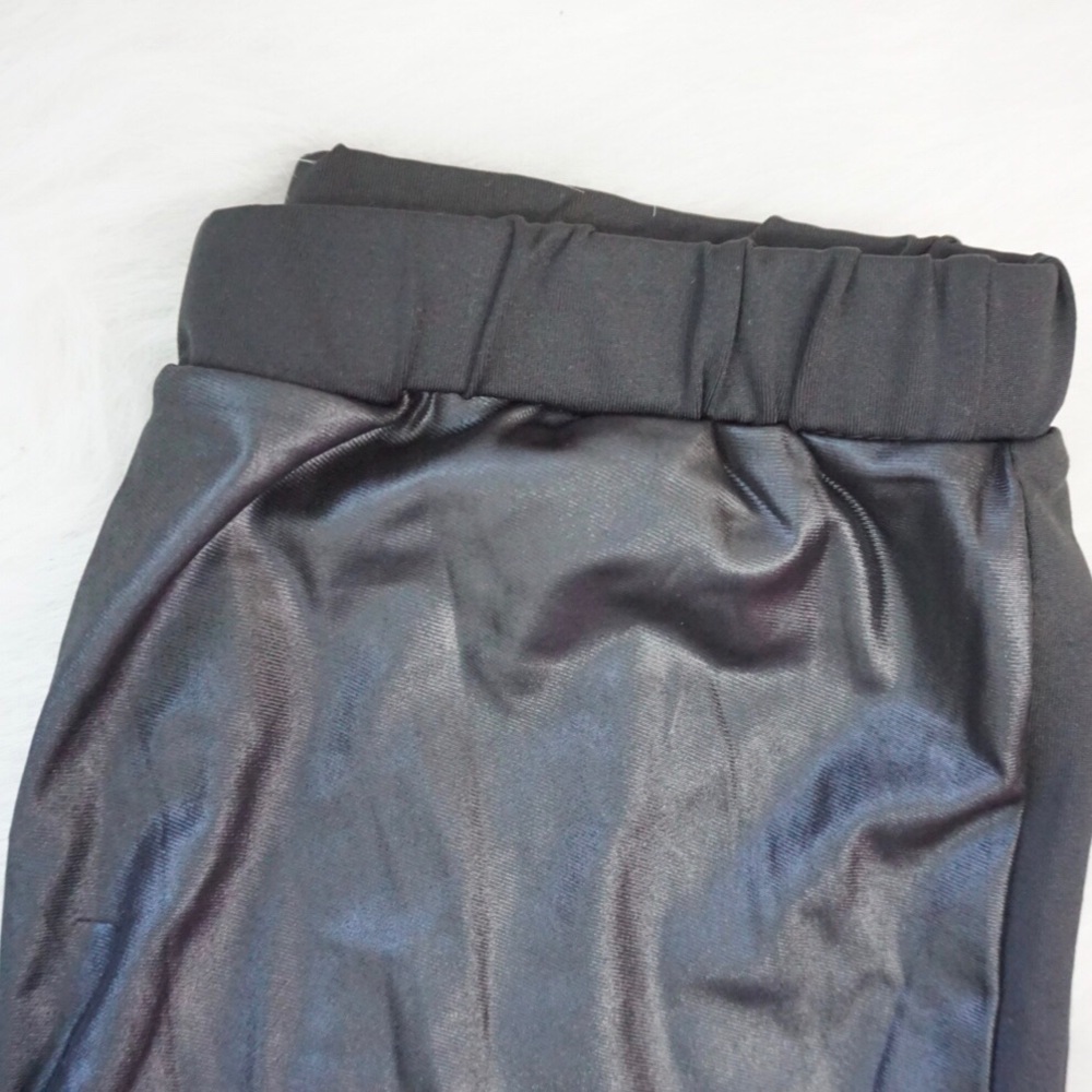 🌸 Leatherette Leggings - Picture 2 of 3